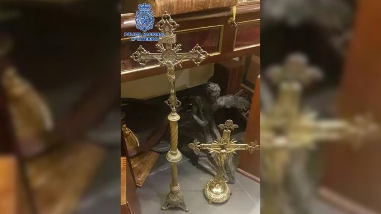 Policía Nacional recupera varios objetos de gran valor histórico robados en iglesias de la Región (foto: Policía Nacional)