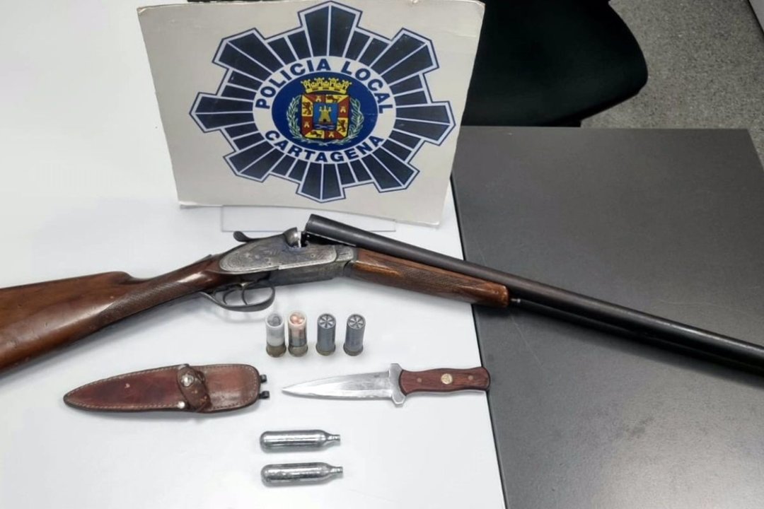 Imagen de las armas intervenidas (foto: Ayuntamiento de Cartagena)