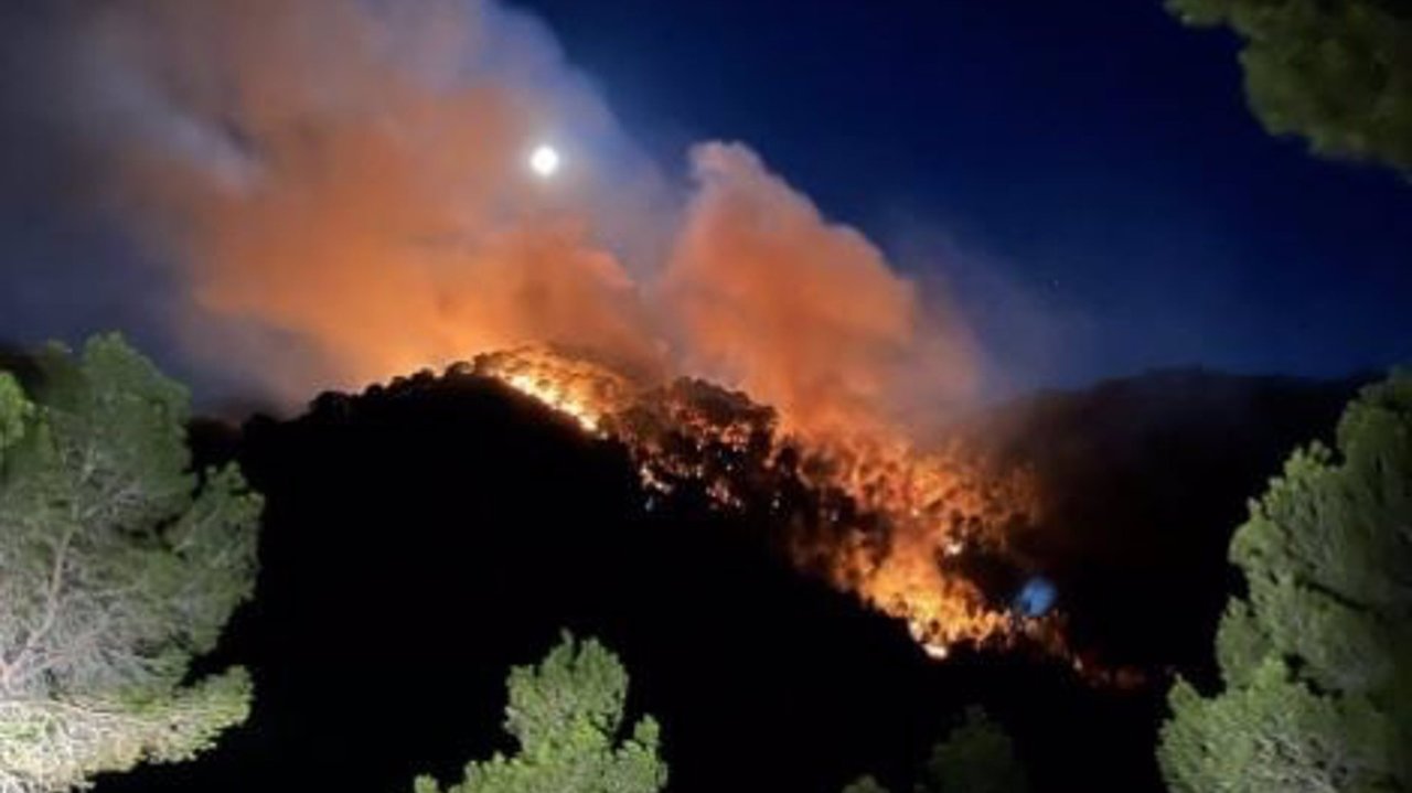 Incendio forestal declarado en Valle Perdido, en Murcia (foto: 112 Región de Murcia)