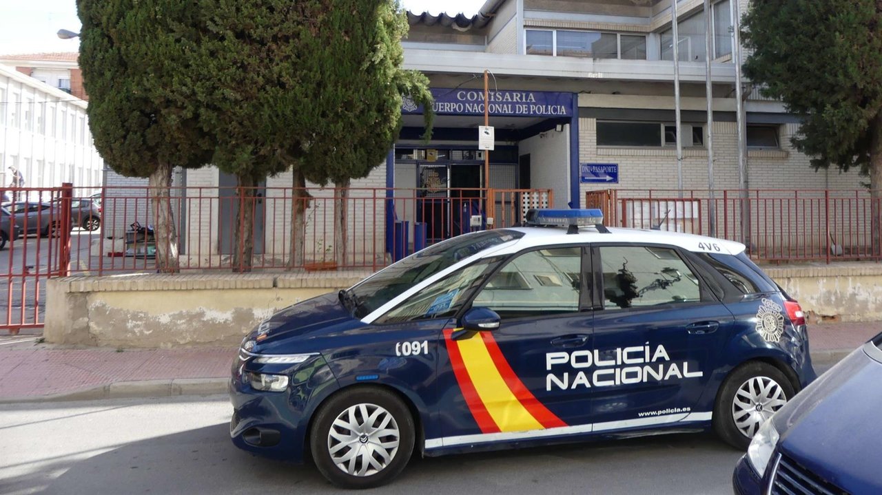 Imagen de un coche patrulla de la Policía Nacional en Molina de Segura (foto: CNP)