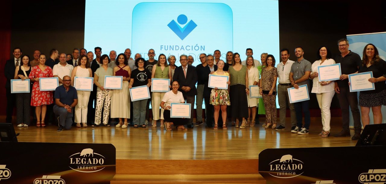 La Fundación de Trabajadores concede sus ayudas a entidades sociales en un acto celebrado en ElPozo Alimentación (foto: Grupo Fuertes)