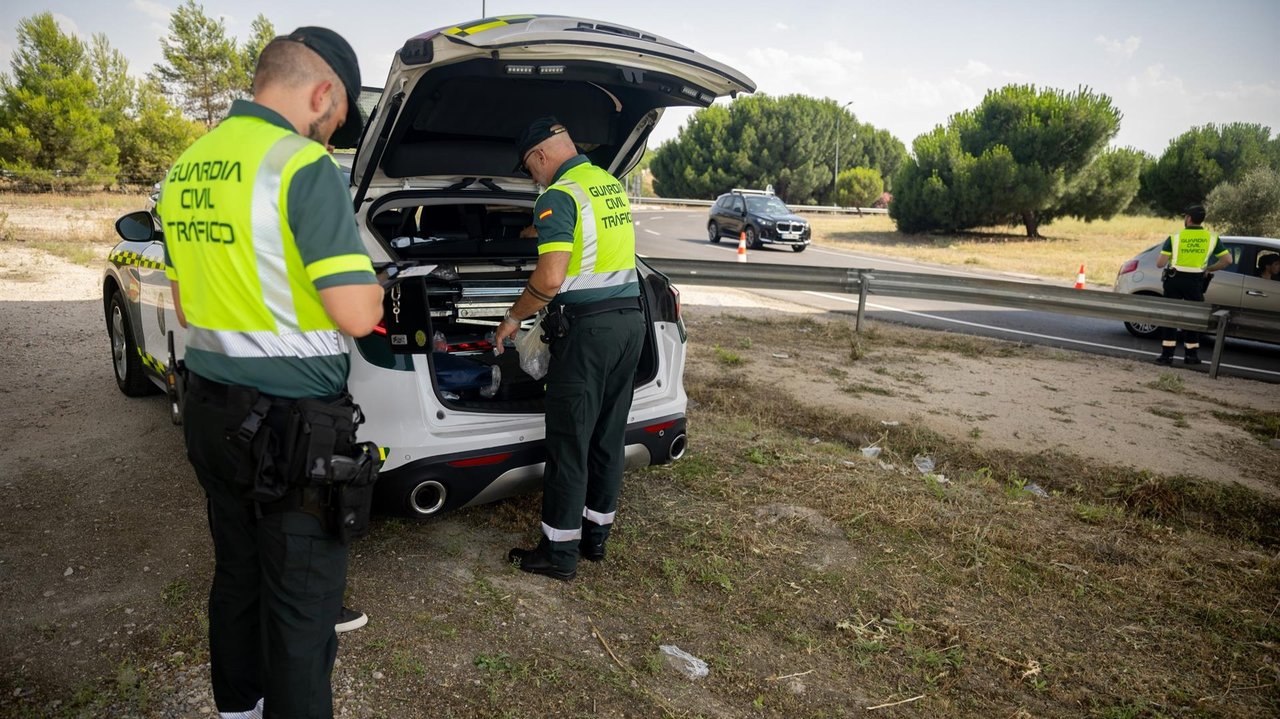 Control de tráfico de la Guardia Civil (foto: GC)