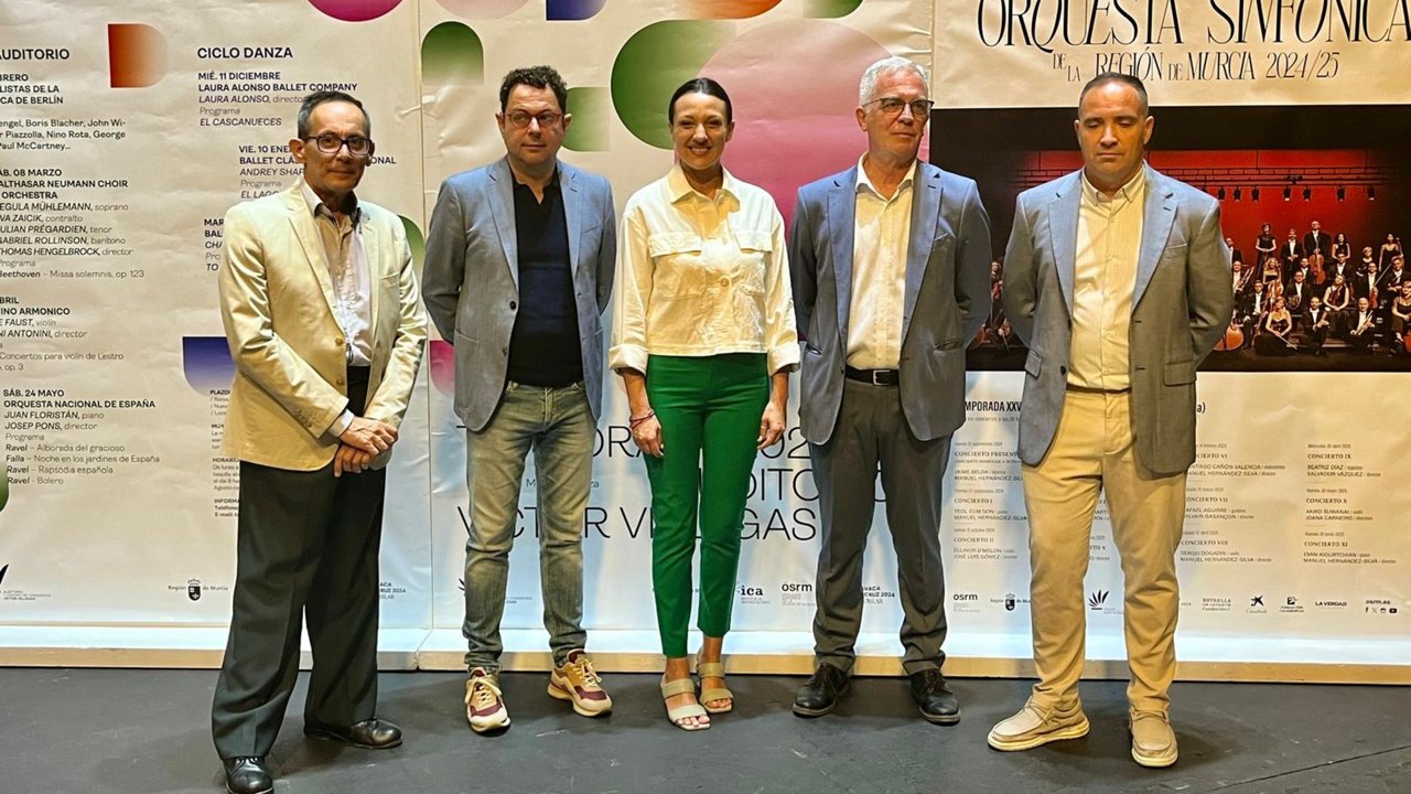 La consejera de Turismo, Cultura, Juventud y Deportes, Carmen Conesa, durante la presentación de los ciclos de abono del Auditorio regional Víctor Villegas