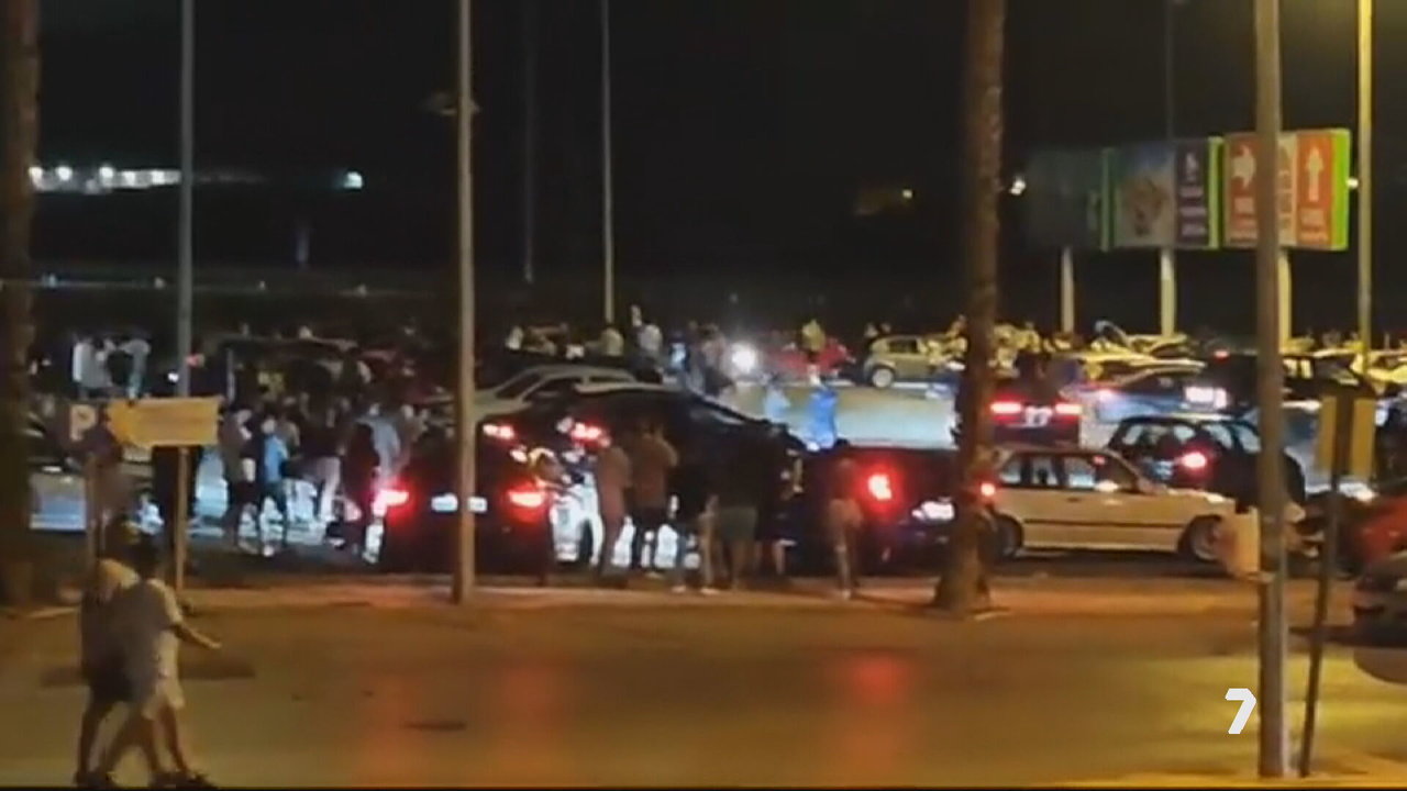 Concentración de unos 200 vehículos en el Polígono Industrial de Cabezo Beaza de Cartagena (foto: La 7)