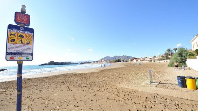 Playa de Bahía, en el Puerto de Mazarrón