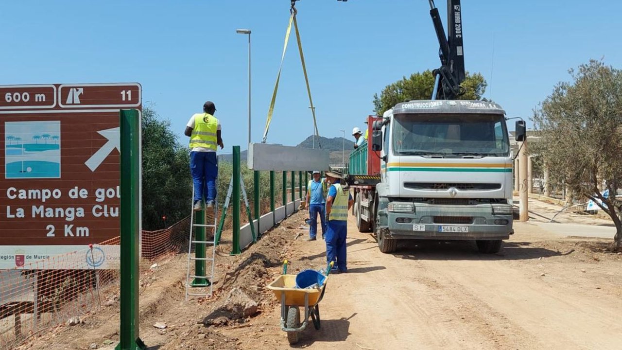 Imágenes de la instalación de las pantallas acústicas en la RM-12.