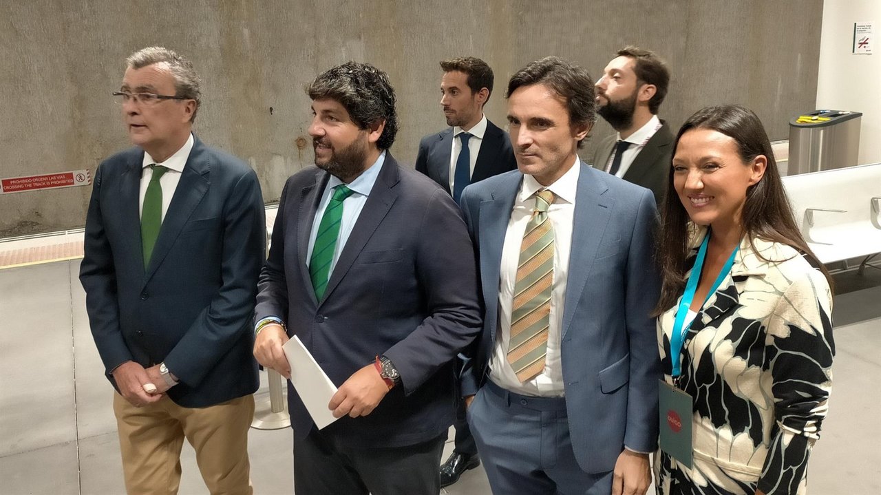 El presidente del Gobierno murciano, Fernando López Miras, durante el acto de presentación del tren Ouigo (foto: agencias)