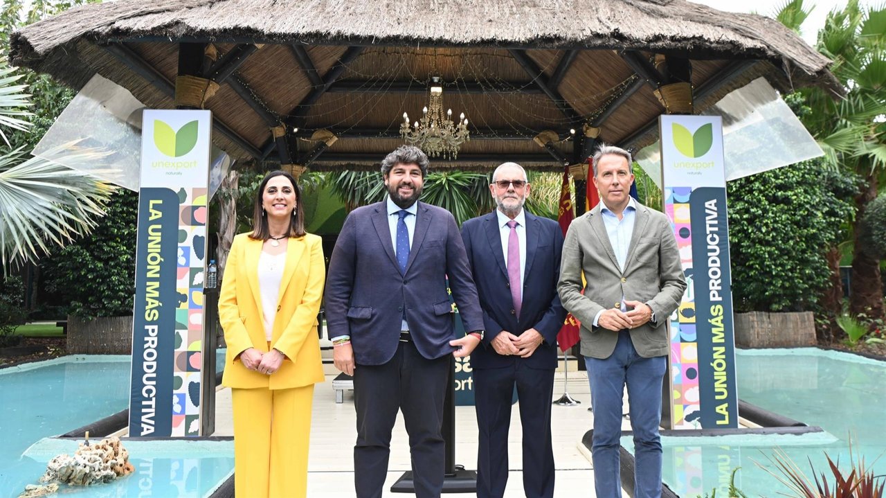 El presidente de la Comunidad, Fernando López Miras, clausuró hoy el acto celebrado con motivo del XXV aniversario de la Unión de Cooperativas Agrícolas Unexport (foto: EP)