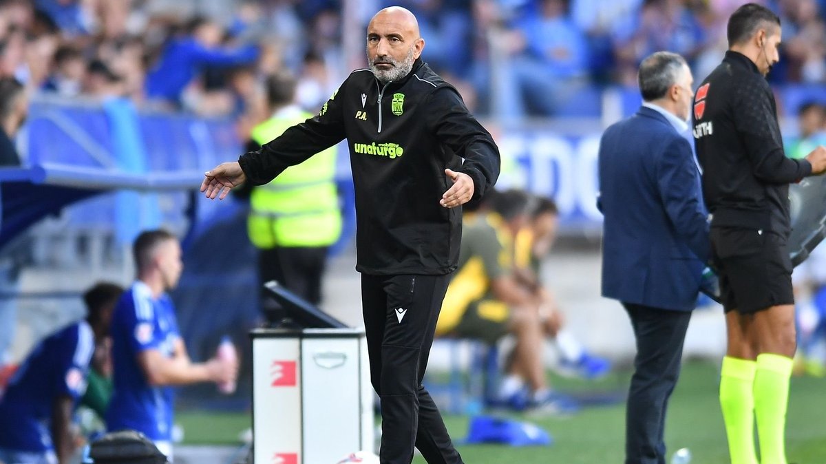 Abelardo durante el encuentro que ha disputado su equipo en Oviedo (foto: FC Cartagena)