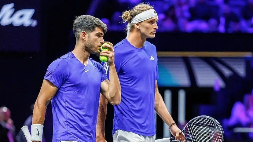 Alcaraz y Zverev en el duelo de dobles del viernes en la Laver Cup 2024 (foto: Agencias)