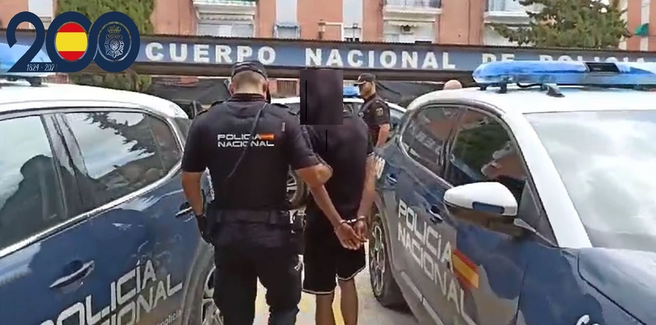 Imagen del detenido por amenazar de muerte a un hombre con un arma blanca en el Centro de Salud Mental Vicente Campillo de Molina de Segura (foto: PN)