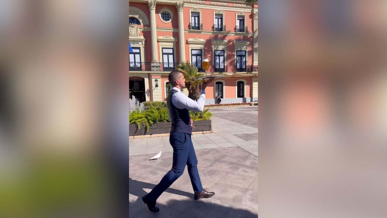 Cristian Ventura en la ciudad de Murcia (foto: @venturasscristian en Instagram y Tik Tok)