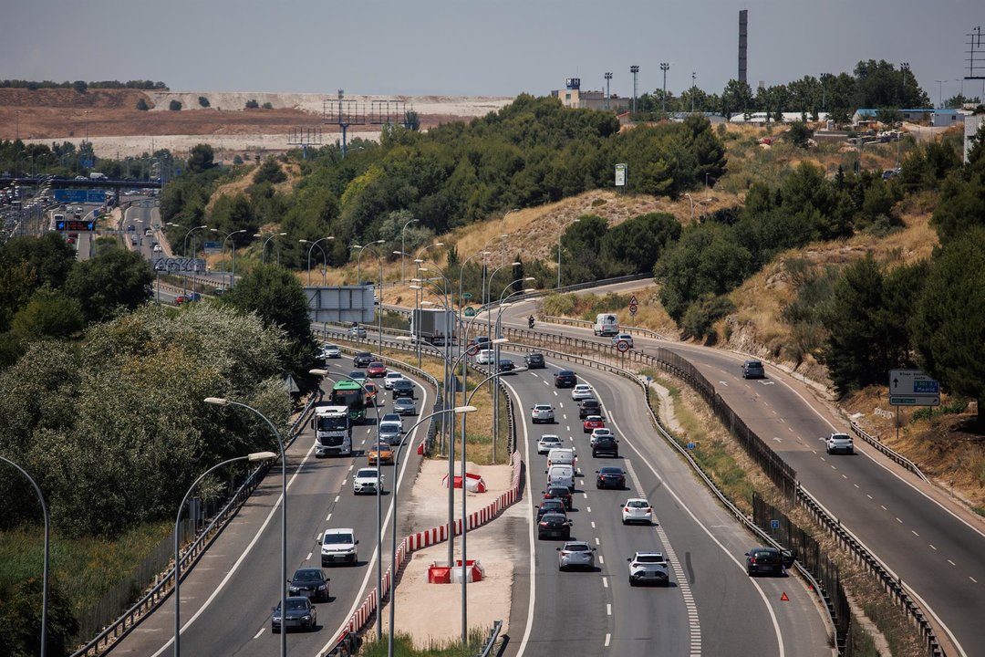 Archivo - Varios vehículos en la autovía A3, a 24 de julio de 2024, en Madrid - Alejandro Martínez Vélez - Europa Press