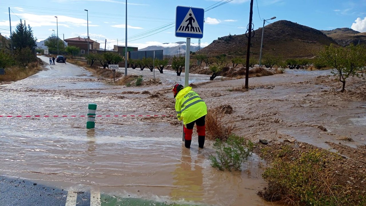 Carretera cortada en Lorca (foto: @112Lorca)