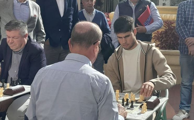 La exhibición de ajedrez del equipo olímpico español reunió a más